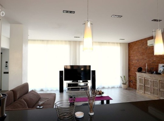 Torrevieja (Los Angeles), Villa #CQ-JM-88808