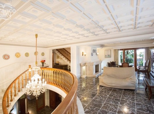 LUMINOUS AND SPACIOUS FAMILY VILLA IN TRANQUIL ZONE OF PALMANOVA