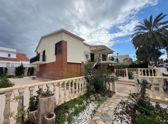 Orihuela Costa (La Zenia), Villa #CQ-BG-14298