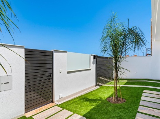 Los Alcazares (Serena Golf), Townhouse #CQ-00-57649