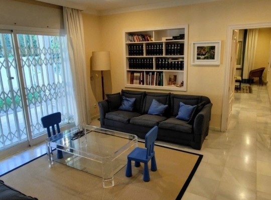 Guadalmina Baja (Costa del Sol), Villa - Detached #CM-R3858442