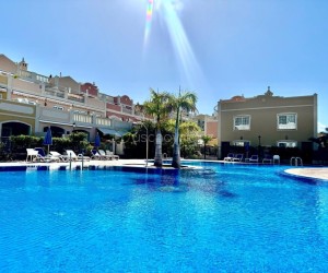 Prodej luxusního mezonetu s výhledem na moře a zahradou – Palm-Mar