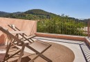 Nové řadové domy v Esporles na úpatí pohoří Tramuntana