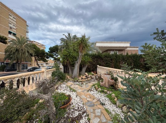 Orihuela Costa (La Zenia), Villa #CQ-BG-14298