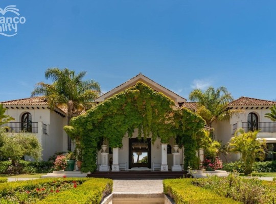 Estepona (Costa del Sol), Villa - Detached #CM-R4050412