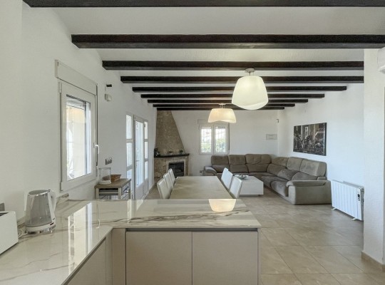 Vila na prodej v první linii s výhledem na moře v Els Poblets (Denia)