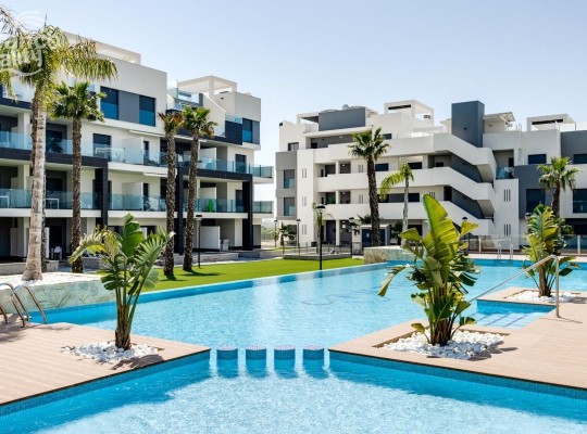 Apartmány s vyhřívaným bazénem blízko pláží Guardamar