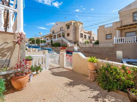 San Miguel de Salinas, Villa #CQ-WN-73689