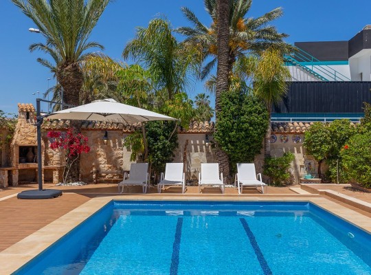 Orihuela Costa (Punta Prima), Villa #CQ-KB-42391