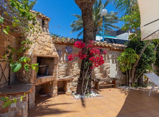 Orihuela Costa (Punta Prima), Villa #CQ-KB-42391