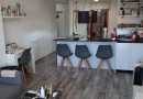 Přízemní apartmán se 2 ložnicemi ve městě Villajoyosa, Costa Blanca Sever.