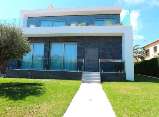 Torrevieja (Los Angeles), Villa #CQ-JM-88808