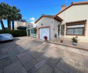 Vila v prestižní lokalitě Cabo Roig, jen pár metrů od pláže