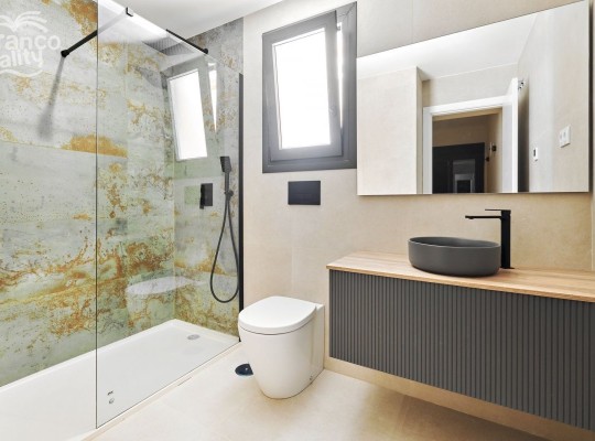 Luxury apartment complex just 250 meters from Laveleta beach, Torrevieja