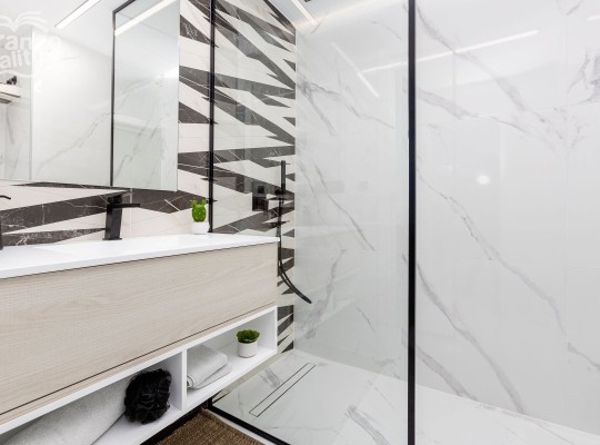 Apartmány s vyhřívaným bazénem blízko pláží Guardamar
