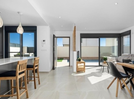 San Miguel de Salinas (SAN MIGUEL DE SALINAS), Villa #CQ-GL-23502