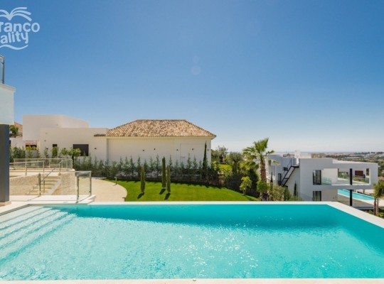 Nueva Andalucía (Costa del Sol), Villa - Detached #CM-R4042309