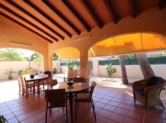 Orihuela Costa (Punta Prima), Villa #CQ-JM-15958
