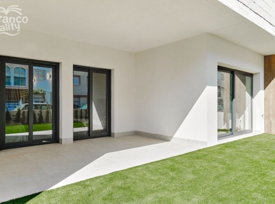 Luxury apartment complex just 250 meters from Laveleta beach, Torrevieja