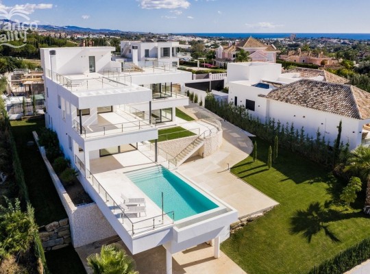 Nueva Andalucía (Costa del Sol), Villa - Detached #CM-R4042309