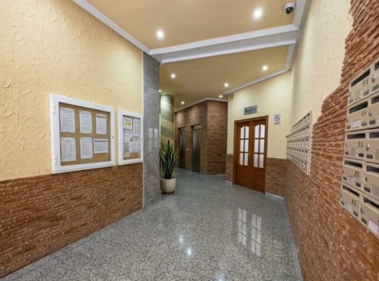 Kompletně zrekonstruovaný apartmán s bazénem v centru Torrevieja