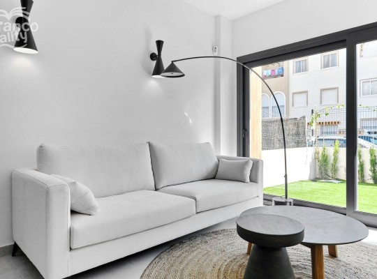 Luxury apartment complex just 250 meters from Laveleta beach, Torrevieja
