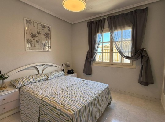 Prostorný bungalov v Punta Prima, Torrevieja