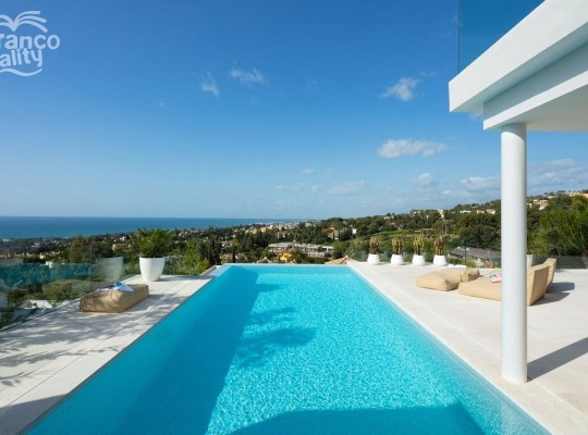 Marbella (Costa del Sol), Villa - Detached #CM-R3862981