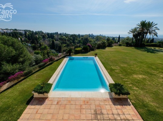 Marbella (Costa del Sol), Villa - Detached #CM-R4031305