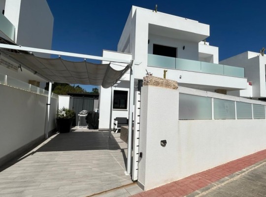 Los Montesinos (La Herrada), Villa #CQ-CB-17847