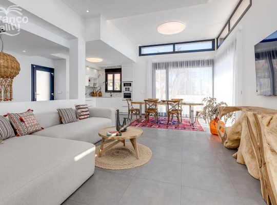 Villa 150m from La Mata beach