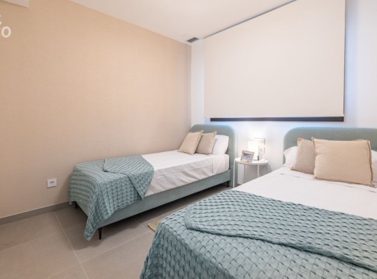 Luxusní apartmány a mezonety se 2 a 3 ložnicemi v Cala Lliteres