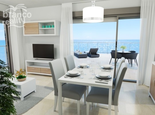 Apartmány první linii na pláži v Oropesa del Mar, Costa Valencia.