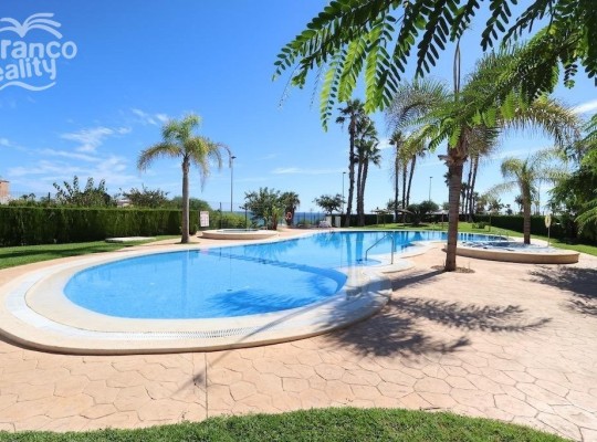 Střešní penthouse s výhledem na moře, jen 100m od pláže, Mil Palmeras