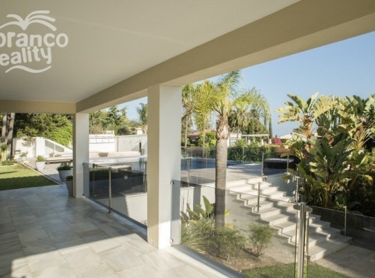 Elviria (Costa del Sol), Villa - Detached #CM-R3080911