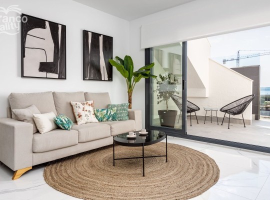Apartmány s vyhřívaným bazénem blízko pláží Guardamar