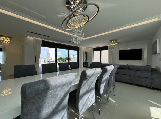 San Miguel de Salinas, Villa #CQ-BG-37958