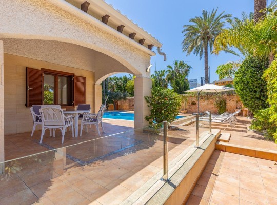 Orihuela Costa (Punta Prima), Villa #CQ-KB-42391