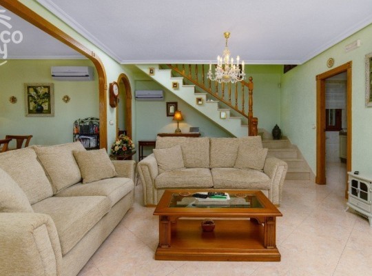 Los Altos, 
Villa   #ES-10383