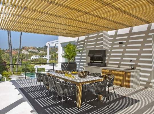 Nueva Andalucía (Costa del Sol), Villa - Detached #CM-R3918778