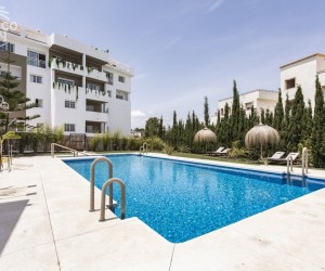 Nueva Andalucía (Costa del Sol), Apartment - Middle Floor #CM-R4034581