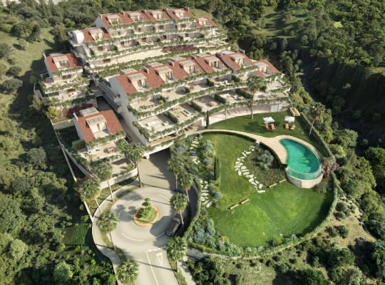 Luxusní apartmány s velkou terasou i zahradou, výhled na moře, Benalmadena