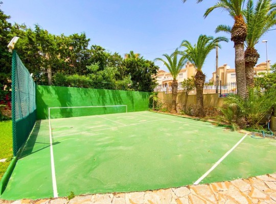 Villamartin, 
Villa   #ES-8381