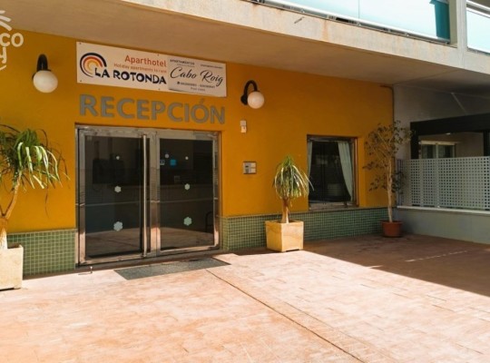 Investiční apartmán v aparthotelu, jen 500m od pláže, Cabo Roig