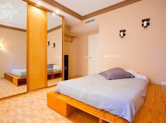 SPECTACULAR SPACIOUS CHALET WITH POOL IN A POPULAR AREA OF PALMANOVA