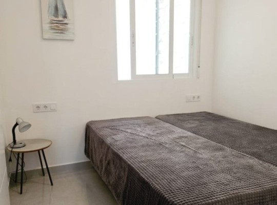 Kompletně zrekonstruovaný apartmán s bazénem v centru Torrevieja