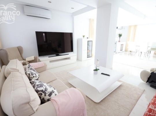 Vila s moderním zařízením v Cabo Roig