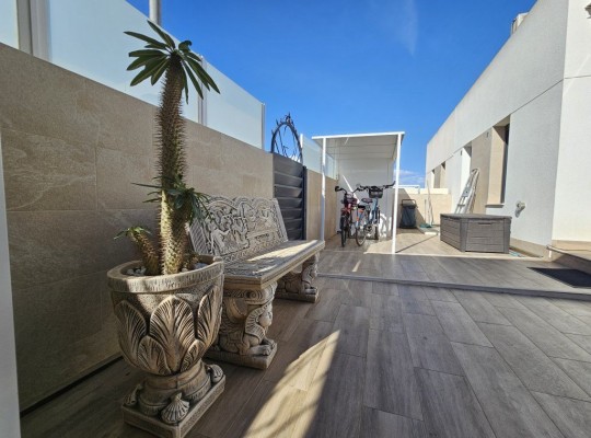 Daya Nueva, Villa #CQ-WI-28601