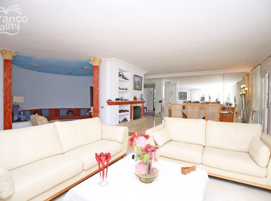 Marbella Golden Mile (Rocio de Nagüeles), Villa #IM-2808MLV