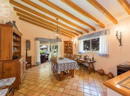 BEAUTIFUL RUSTIC FINCA WITH VACATIONAL LICENSE